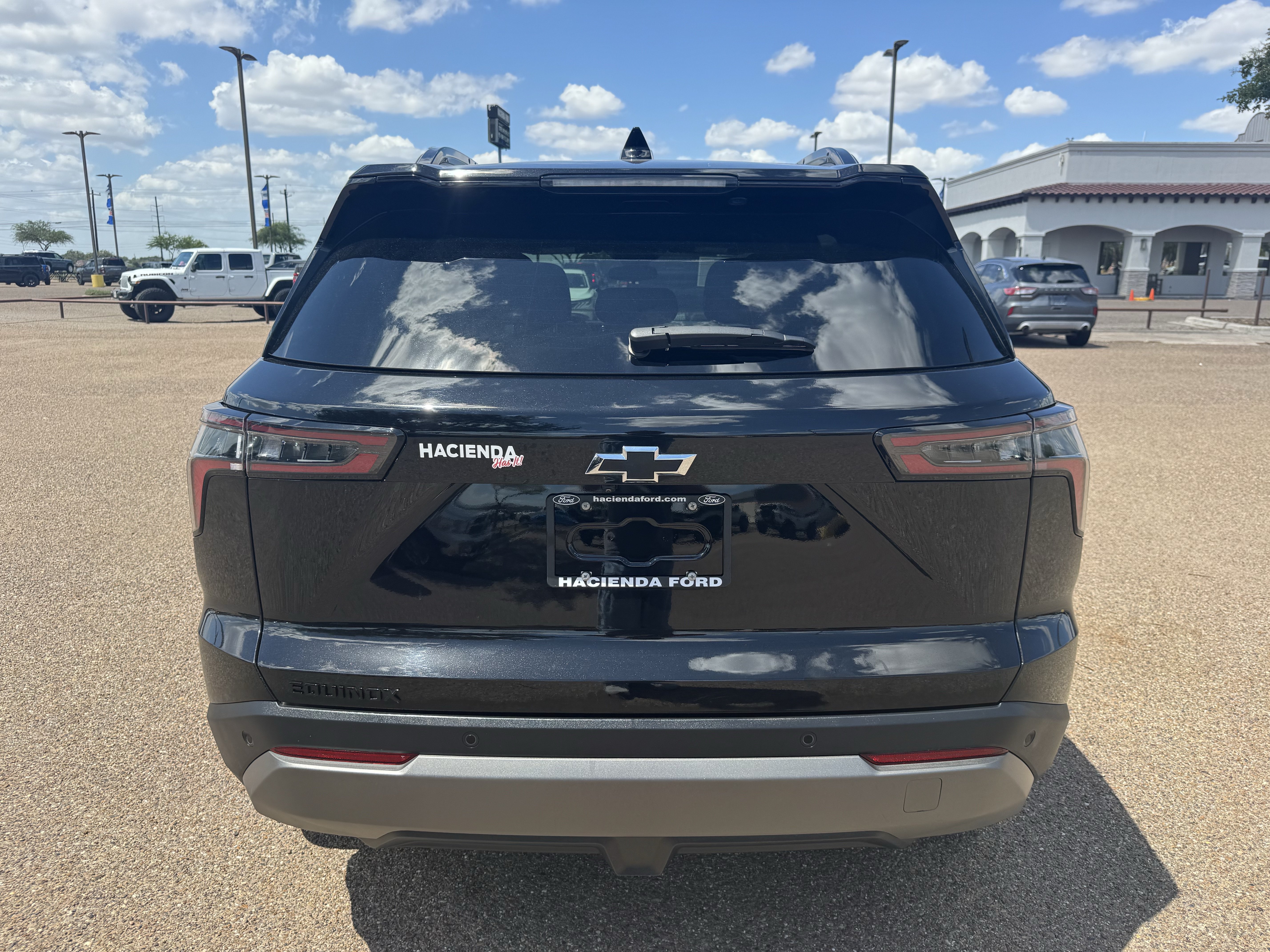 Used 2025 Chevrolet Equinox LT w/ Midnight Edition FWD image 3