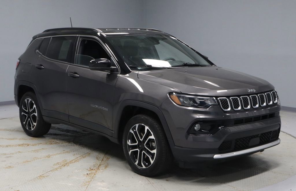 Used 2023 Jeep Compass Limited image 7