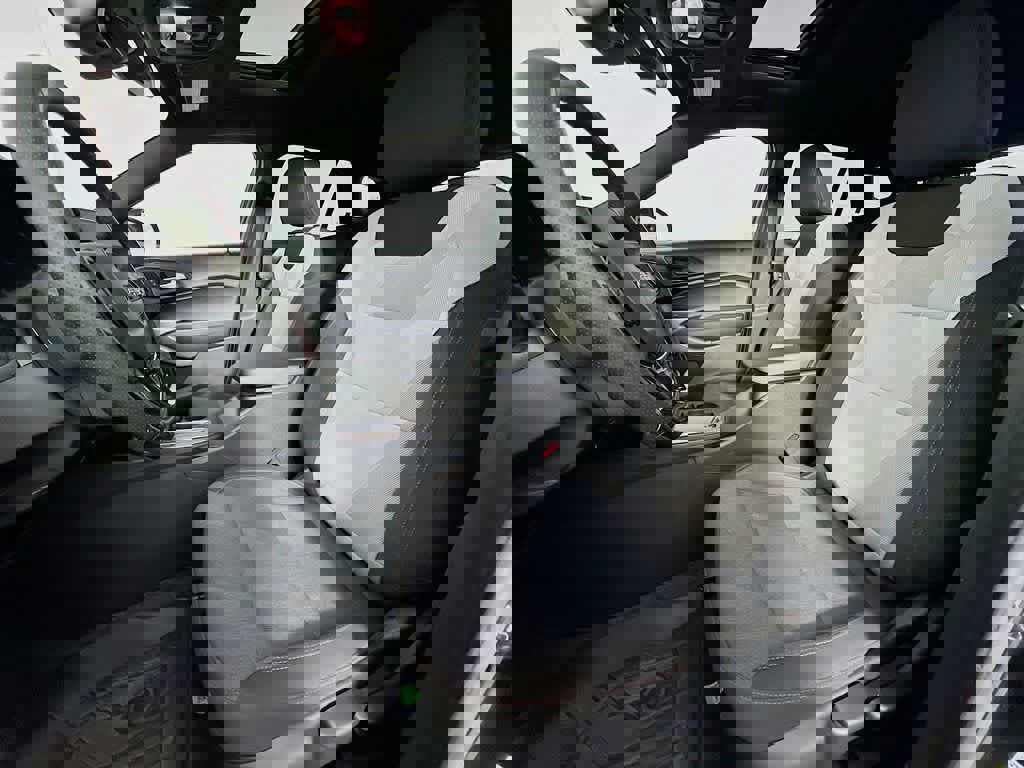 Used 2024 Chevrolet Trax RS w/ Sunroof Package image 15