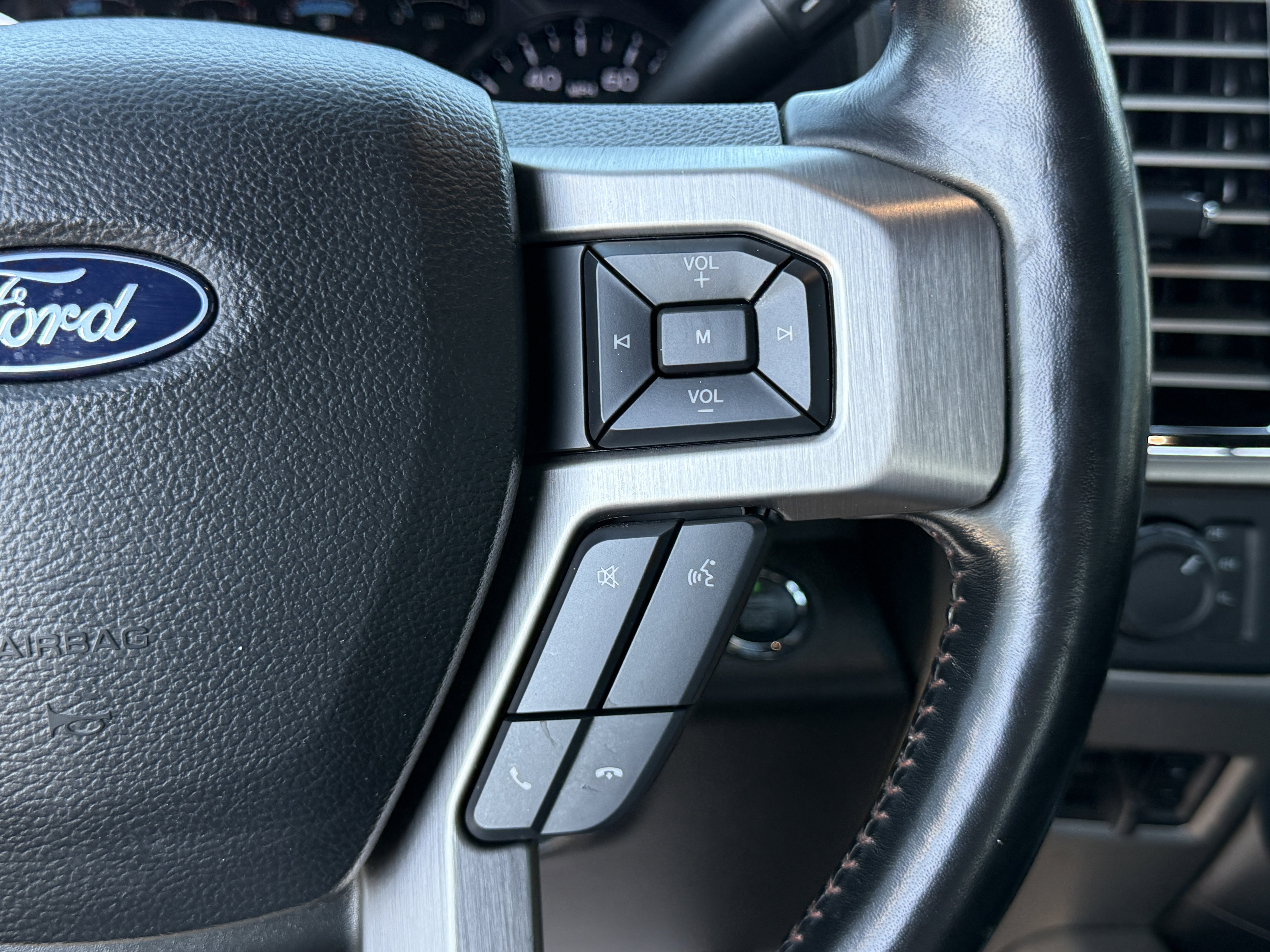 Certified 2018 Ford F450 Platinum w/ Platinum Ultimate Package image 26