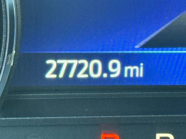 Certified 2022 Ford Explorer XLT w/ Equipment Group 202A image 16