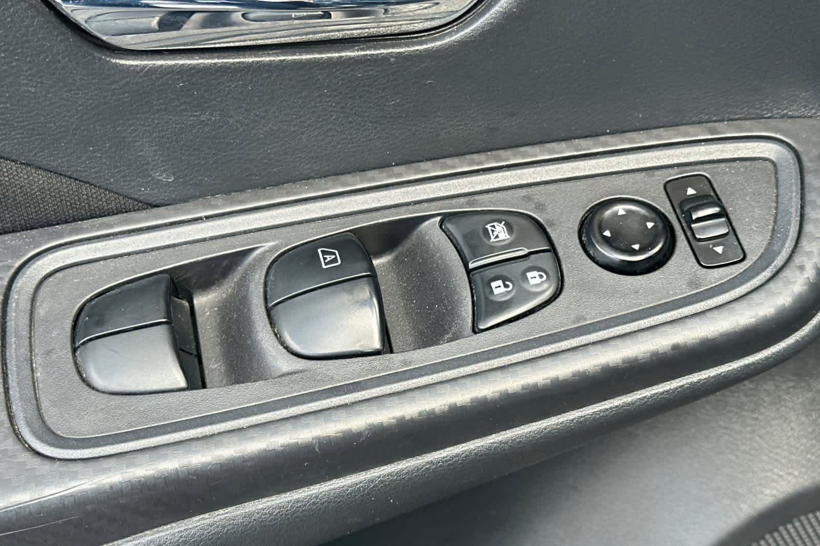 Used 2021 Nissan Versa SV image 13