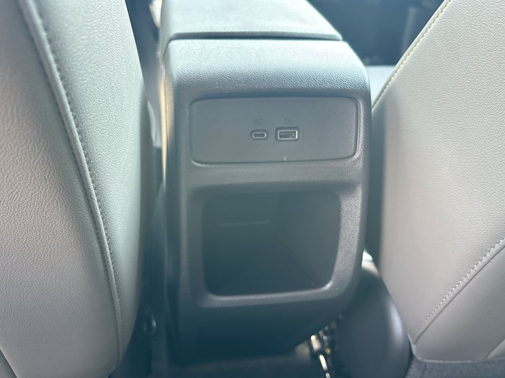 Used 2025 Chevrolet Trax ACTIV w/ Sunroof Package FWD image 19