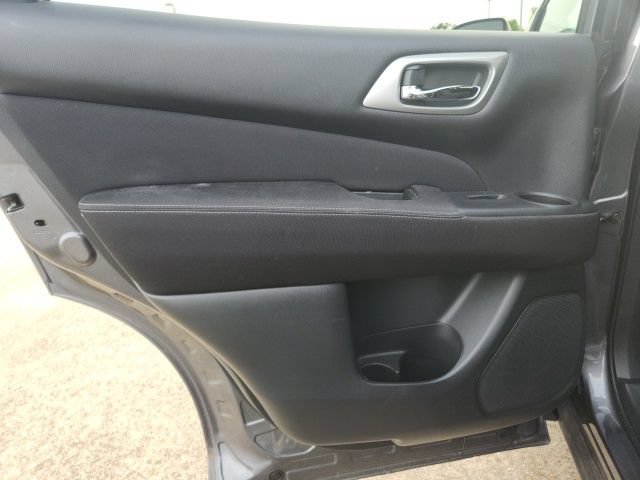 Used 2017 Nissan Pathfinder S FWD image 23