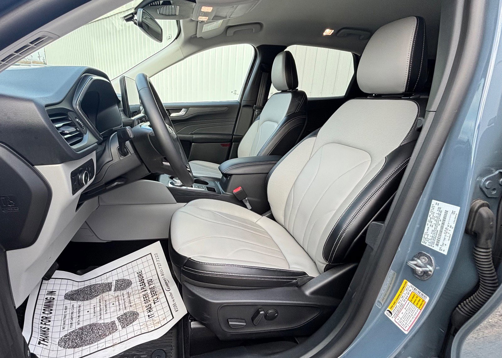 Certified 2025 Ford Escape Platinum w/ Premium Technology Package image 20