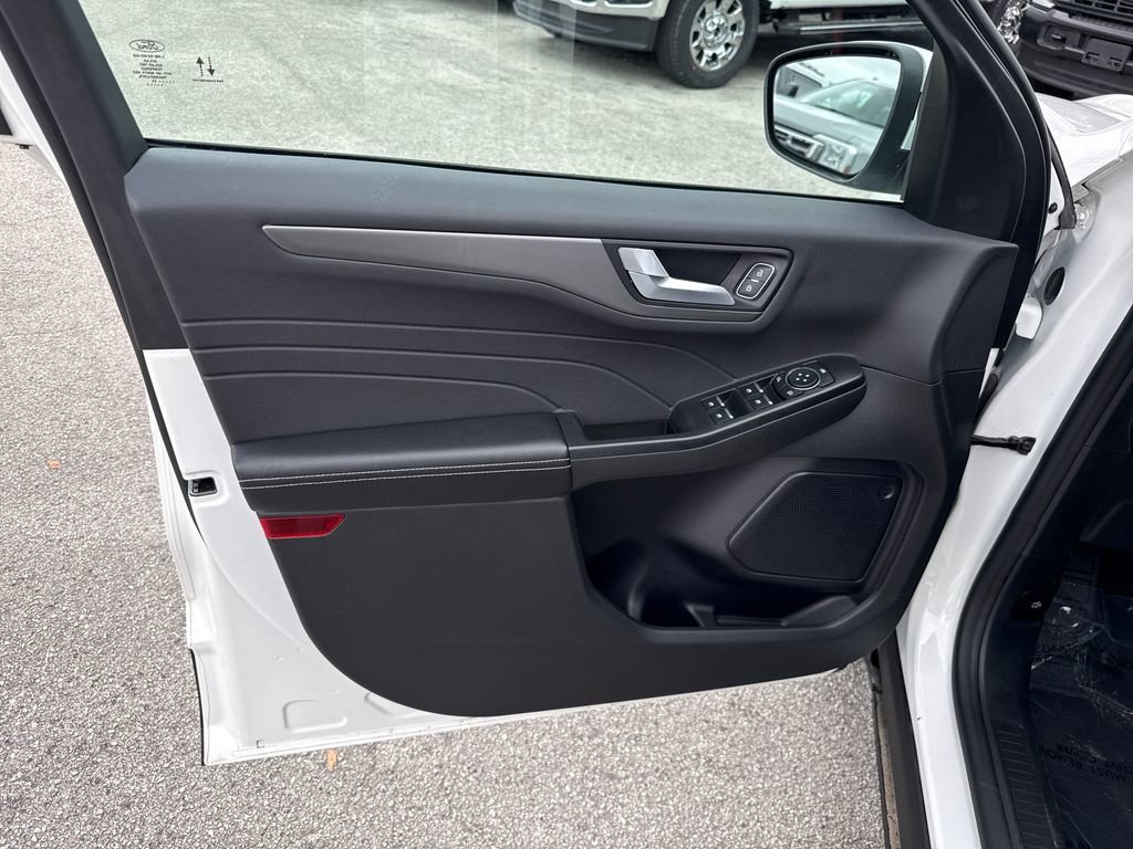 Certified 2024 Ford Escape SE image 13