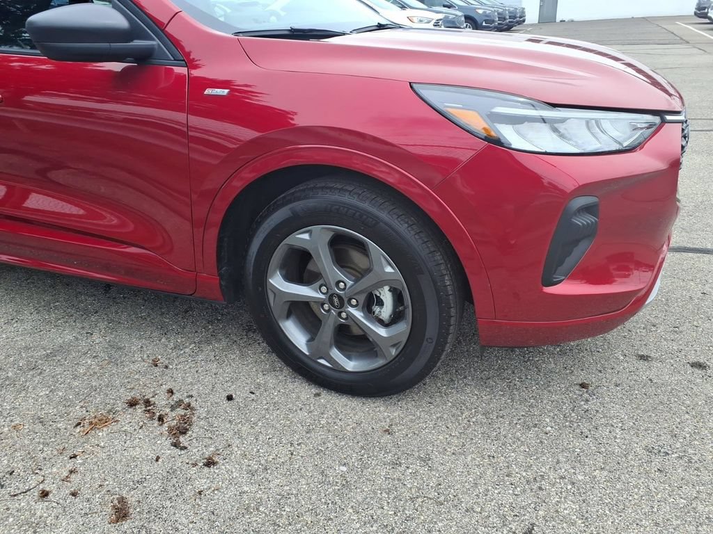 Certified 2024 Ford Escape ST-Line w/ Tech Pack #1 FWD image 5