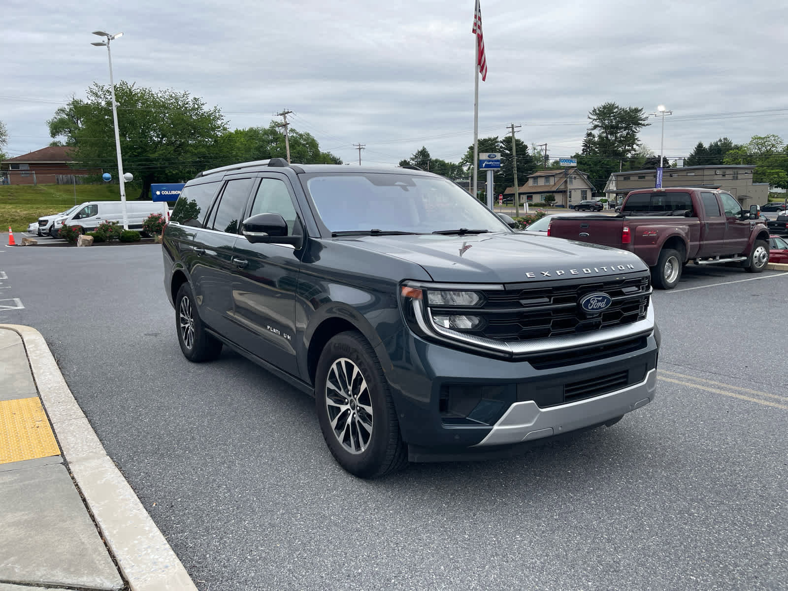 Certified 2025 Ford Expedition Max Platinum AWD/4WD image 8