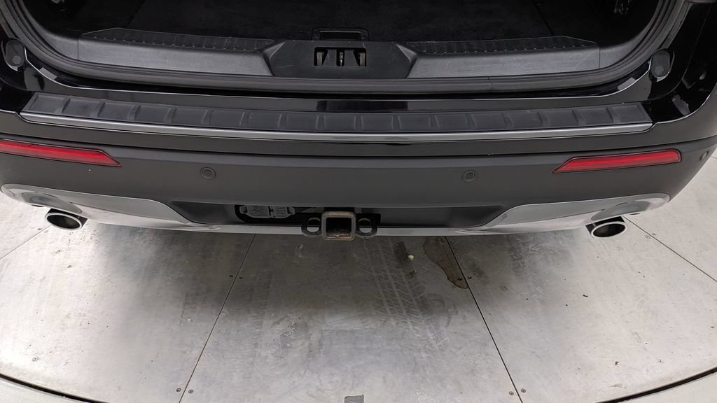 Certified 2024 Ford Explorer XLT w/ Equipment Group 202A AWD/4WD image 6