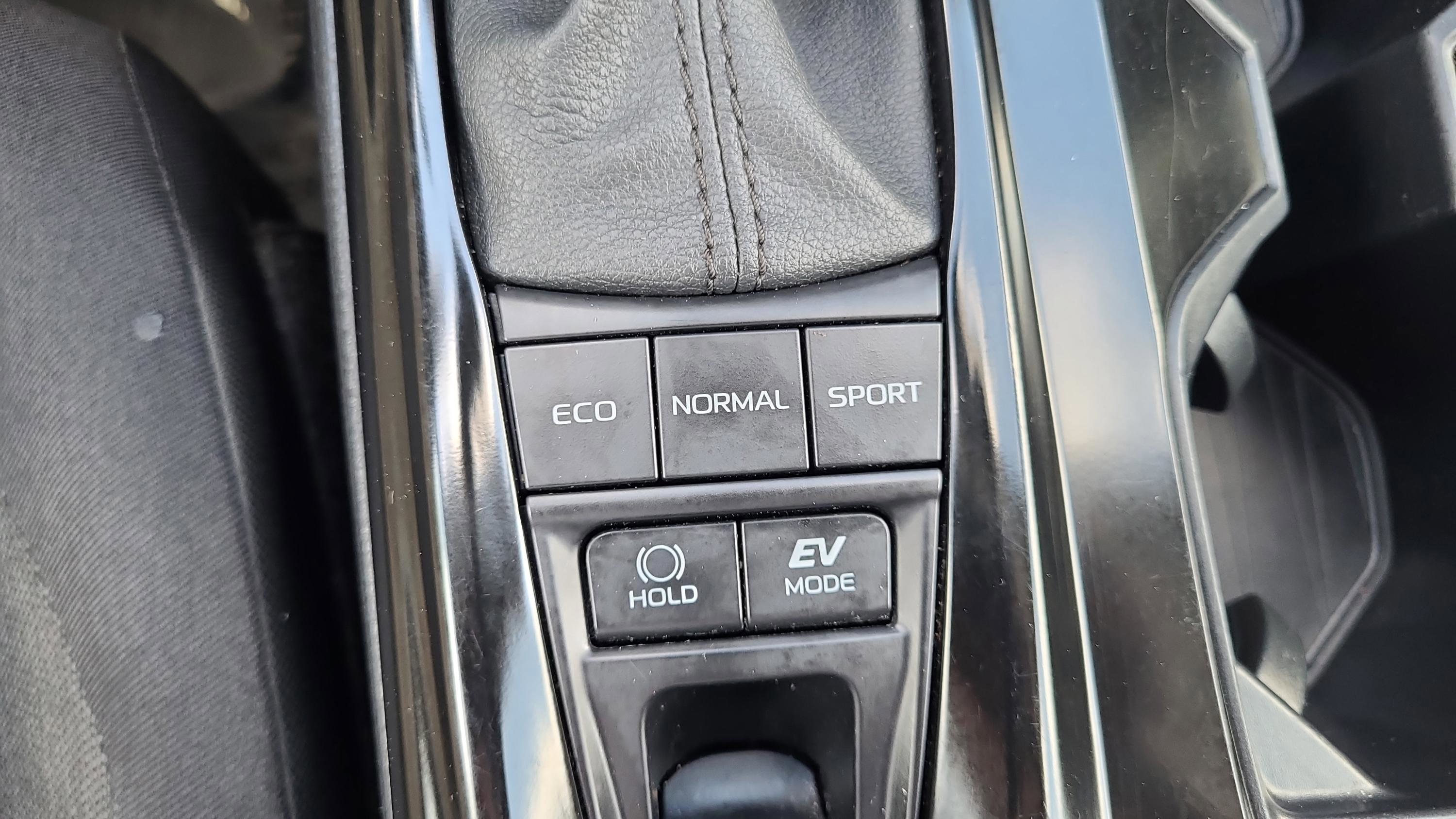 Used 2025 Toyota Camry SE FWD image 25