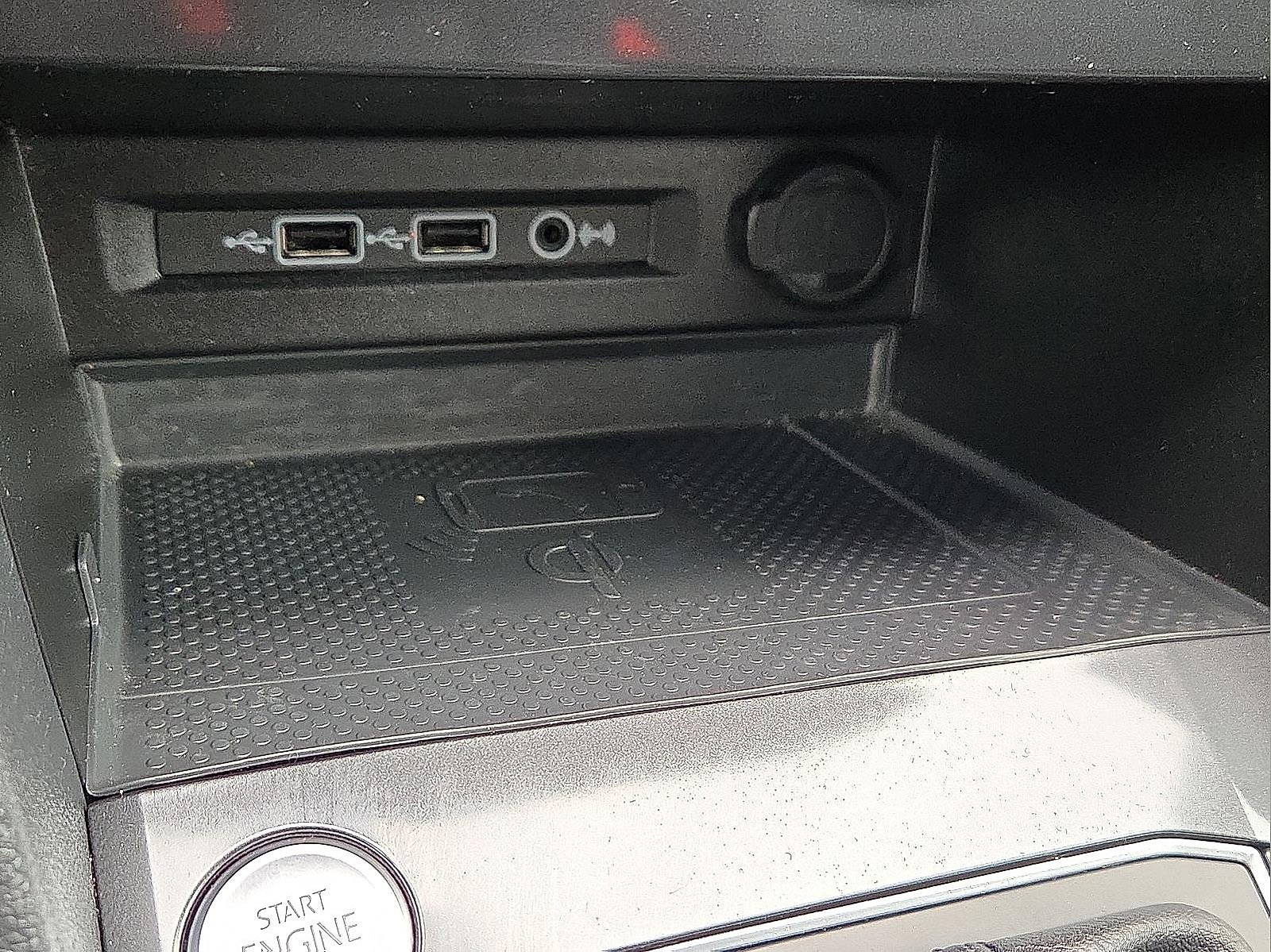 Used 2020 Volkswagen Tiguan SE image 19