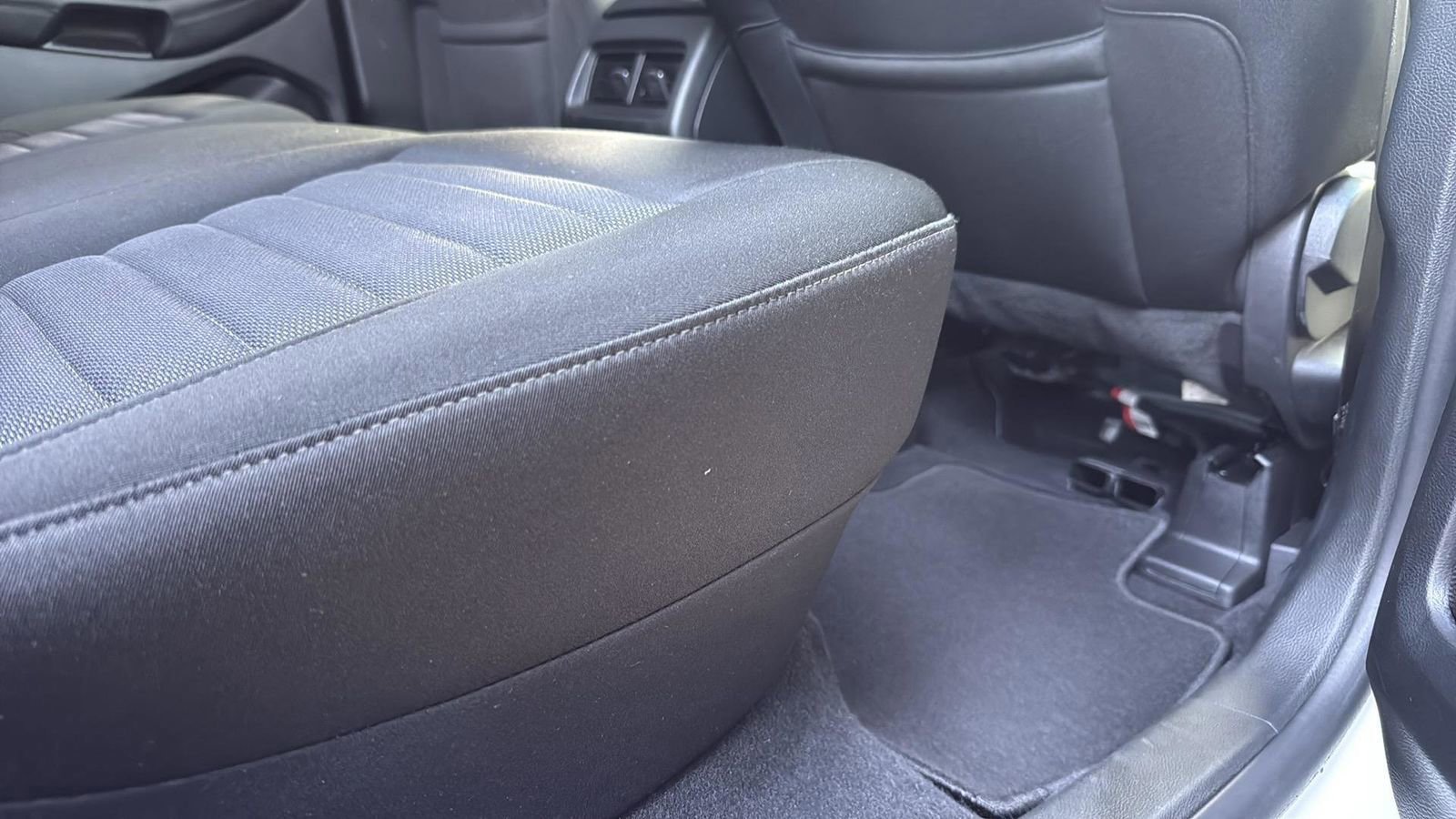 Certified 2024 Ford Edge SE w/ Black Appearance Package image 25