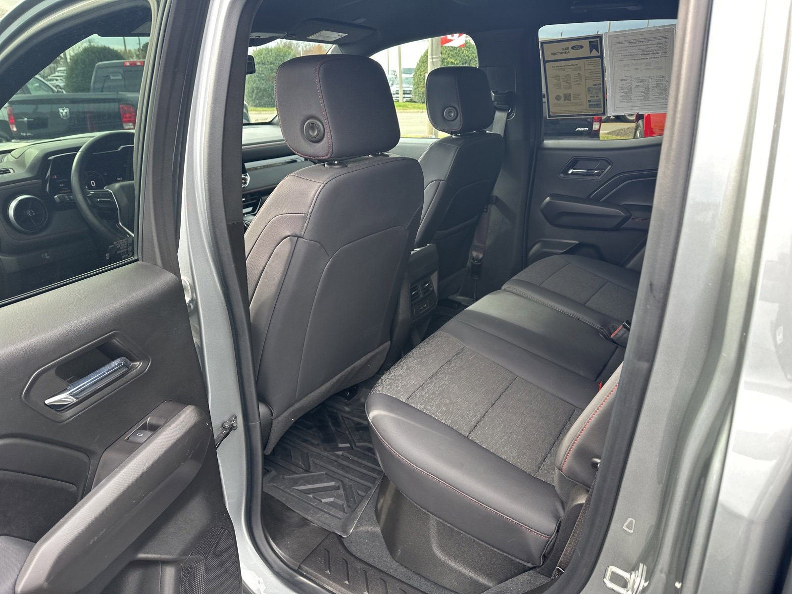 Used 2024 Chevrolet Colorado Z71 w/ Z71 Convenience Package 2 image 7