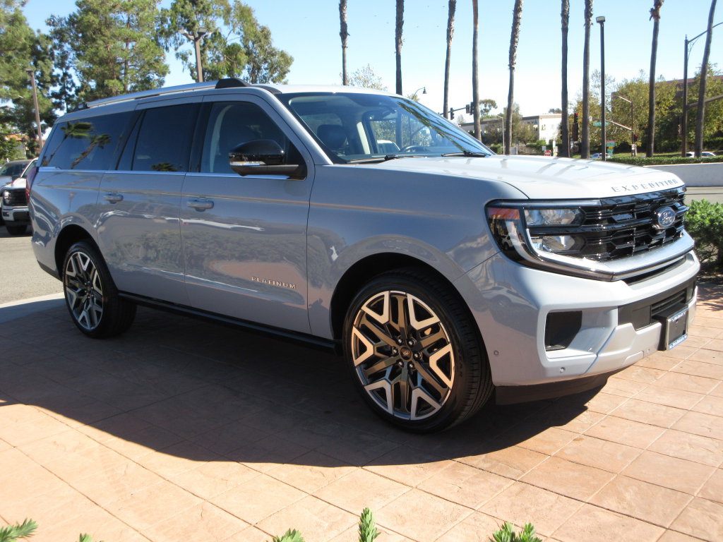 Certified 2025 Ford Expedition Max Platinum w/ Platinum Ultimate Package AWD/4WD image 7