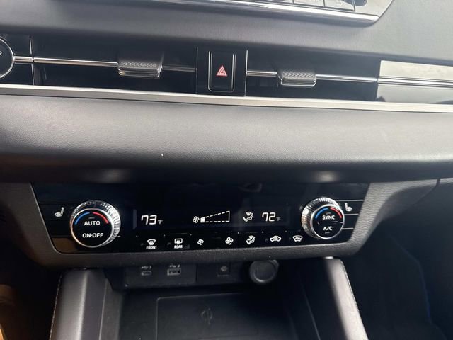 Used 2024 Mitsubishi Outlander 4WD Plug-In Hybrid image 26