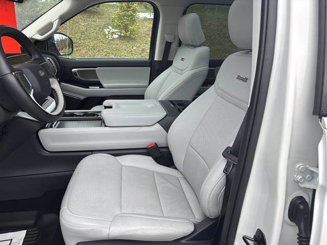 Certified 2025 Ford Expedition Platinum w/ Driver's Package image 11