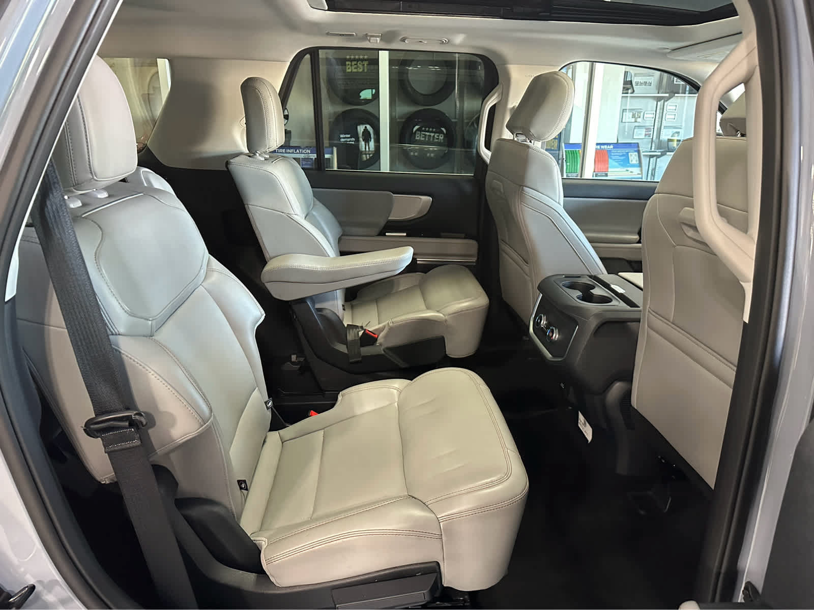 Certified 2025 Ford Expedition Active AWD/4WD image 49