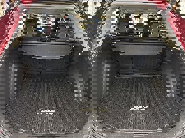 Used 2023 Toyota RAV4 XLE Premium image 14