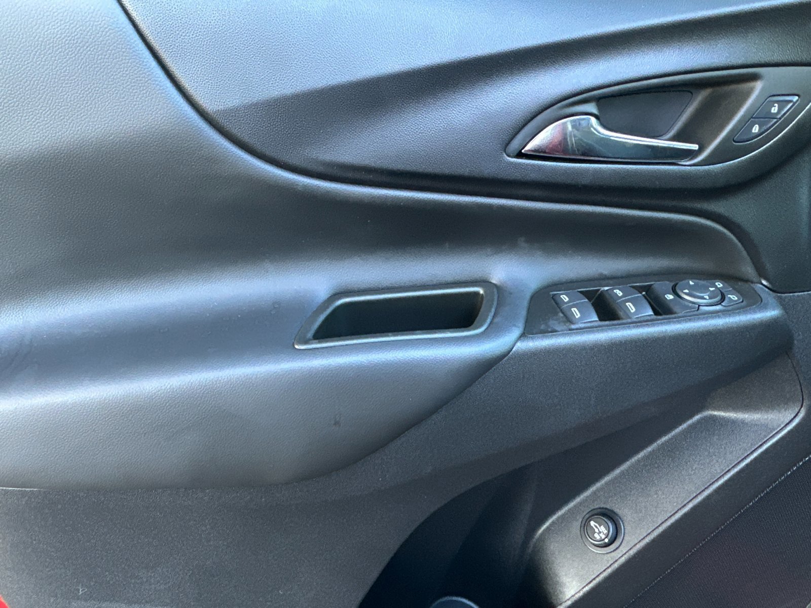 Used 2024 Chevrolet Equinox LT image 11