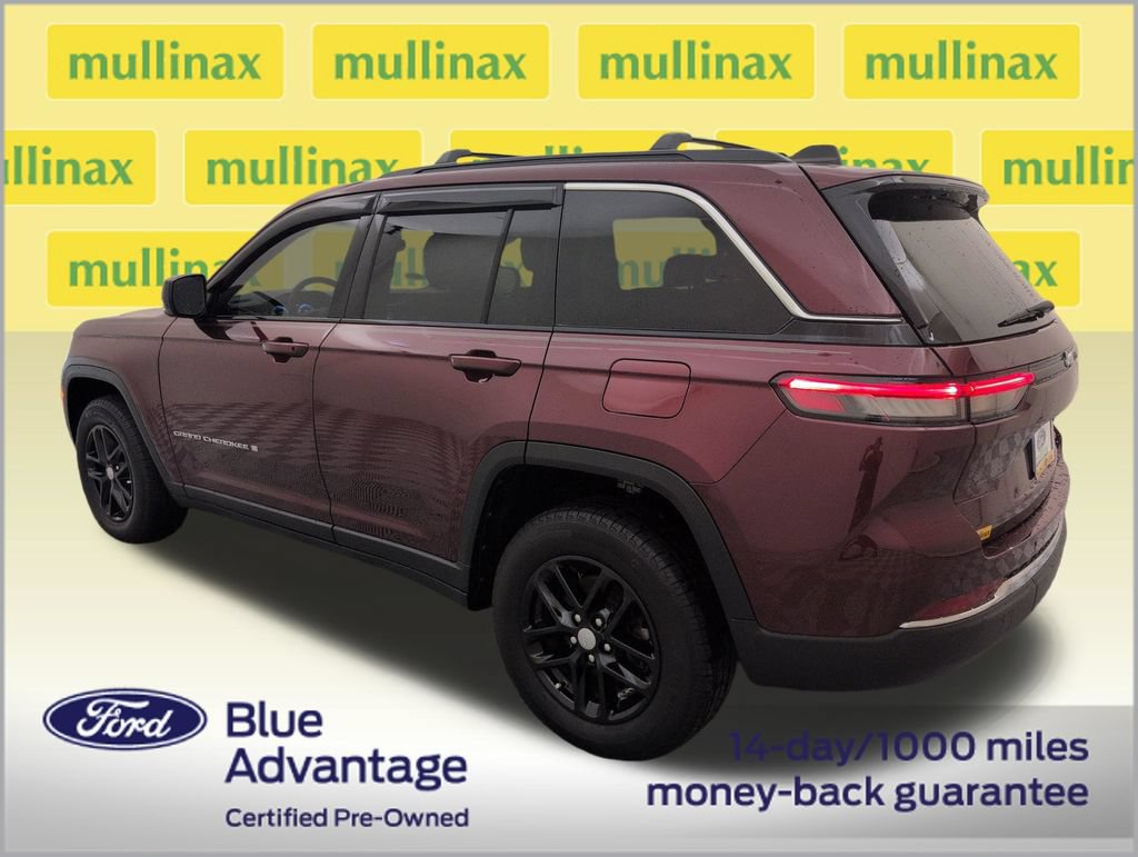 Used 2025 Jeep Grand Cherokee Laredo X RWD image 10