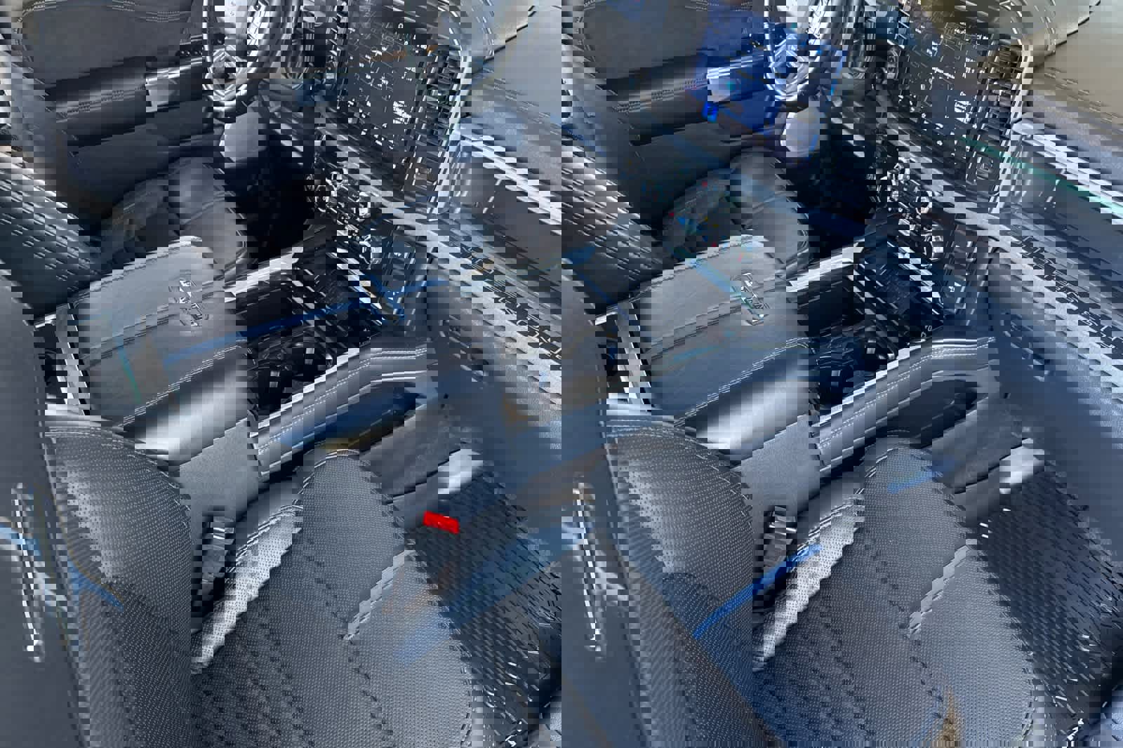 Certified 2025 Ford F350 Platinum w/ Tremor Off-Road Package image 15