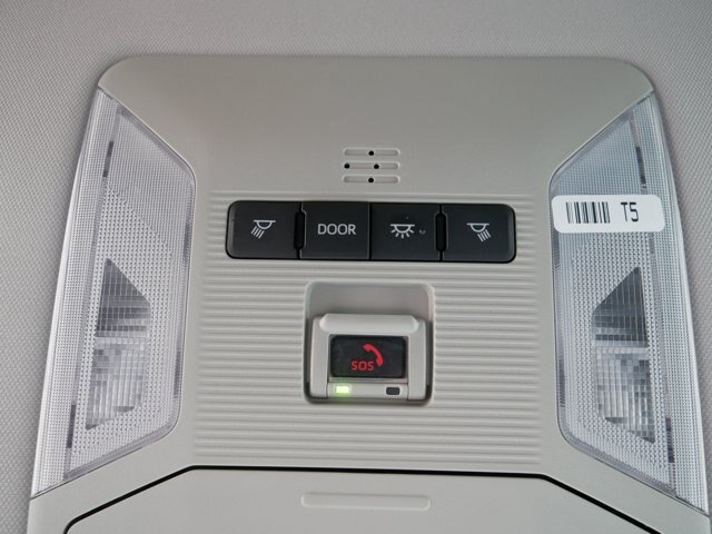 Used 2025 Toyota RAV4 XLE AWD/4WD image 30