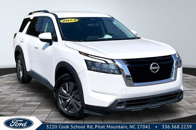 Used 2024 Nissan Pathfinder SV FWD image 1