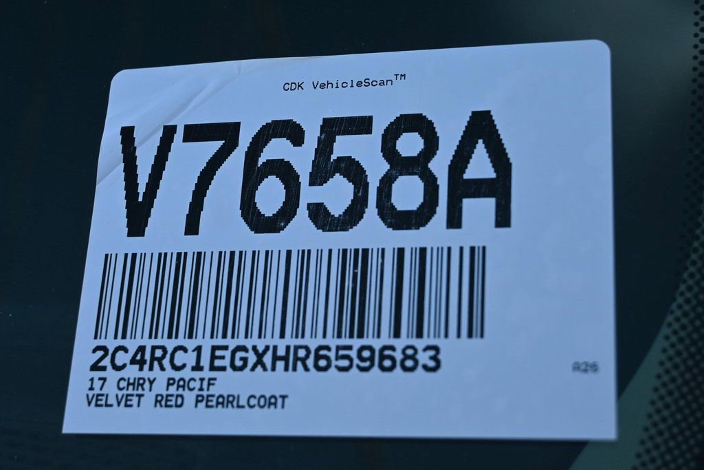 Used 2017 Chrysler Pacifica Touring-L Plus image 41