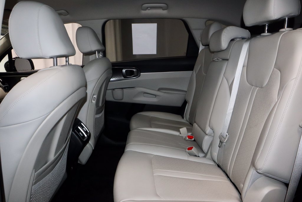 Used 2022 Kia Sorento S FWD image 23