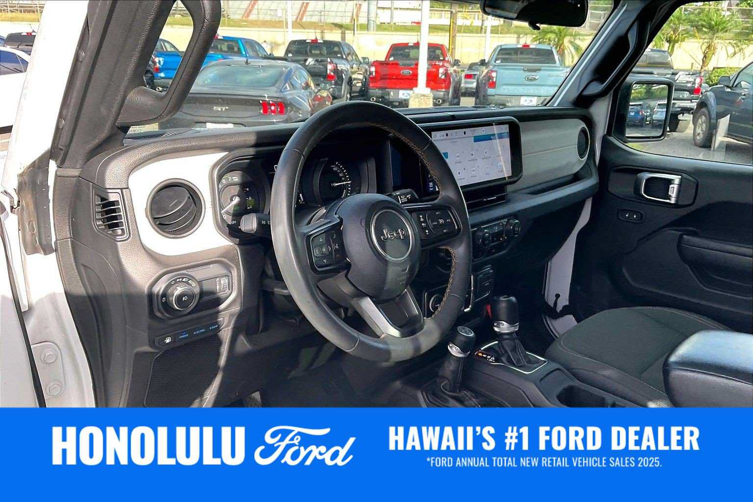 Used 2024 Jeep Wrangler Unlimited w/ Dual Top Group AWD/4WD image 2