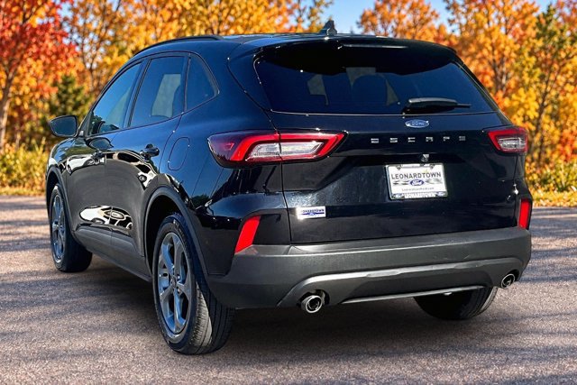 Certified 2025 Ford Escape ST-Line FWD image 15
