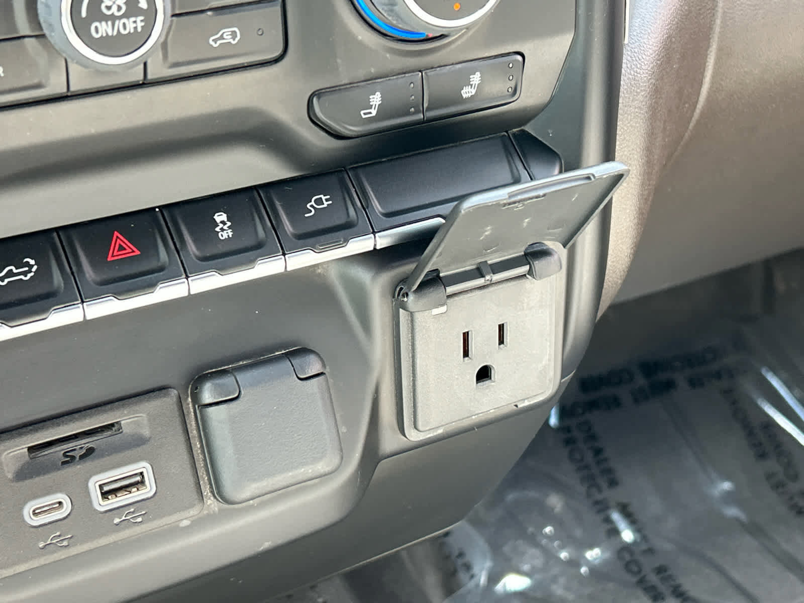 Used 2023 Chevrolet Silverado 3500 LTZ image 33