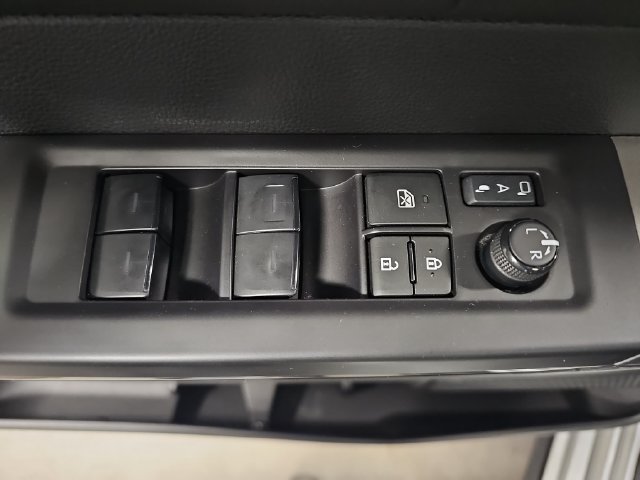 Used 2024 Toyota Tundra Limited AWD/4WD image 29
