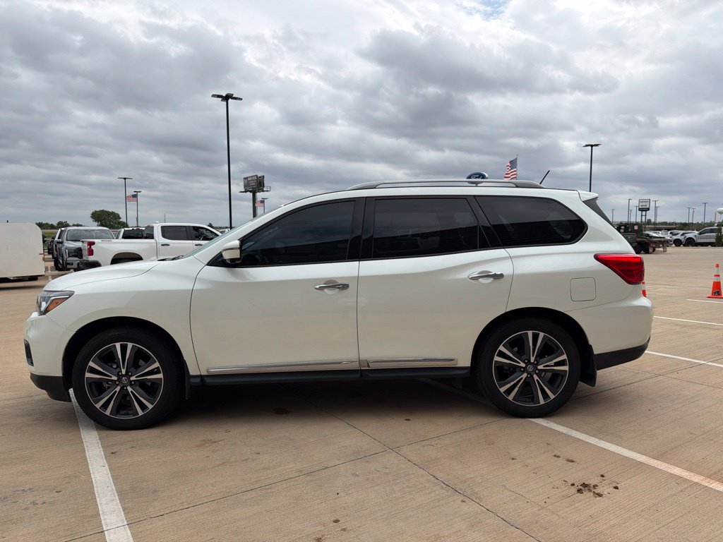 Used 2017 Nissan Pathfinder Platinum AWD/4WD image 6