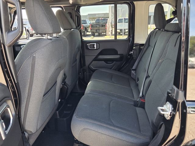Used 2025 Jeep Wrangler Unlimited Sahara w/ Safety Group AWD/4WD image 16