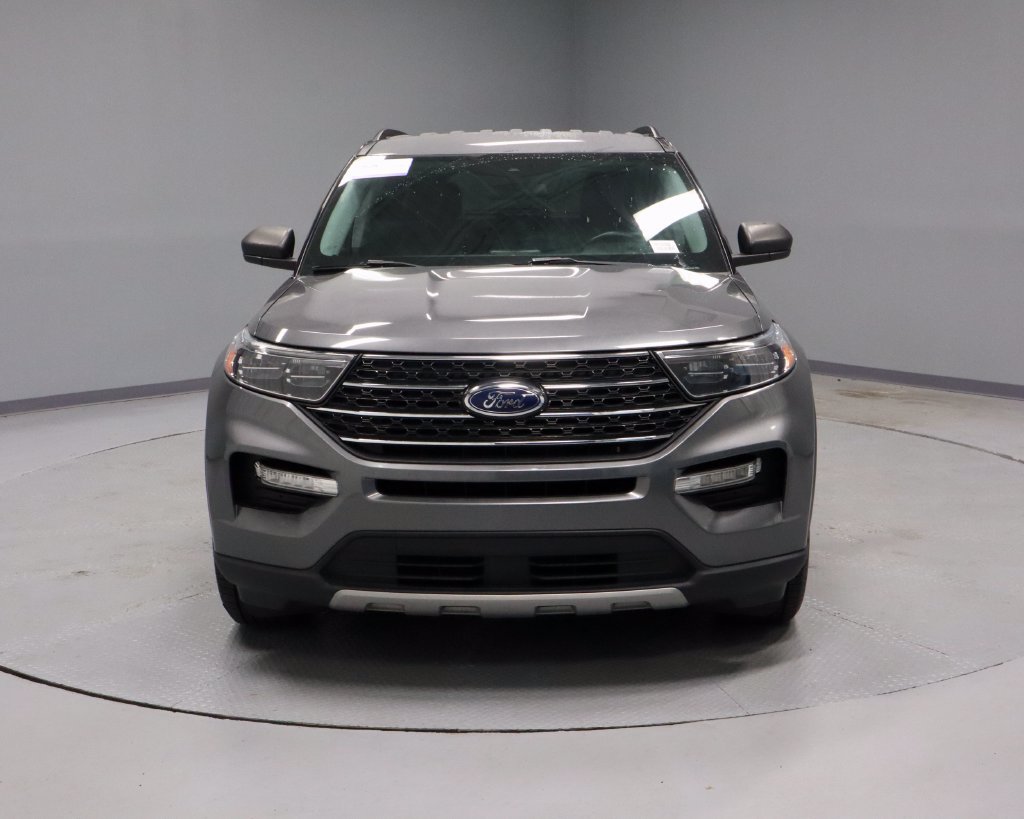 Certified 2022 Ford Explorer XLT w/ Equipment Group 202A AWD/4WD image 6