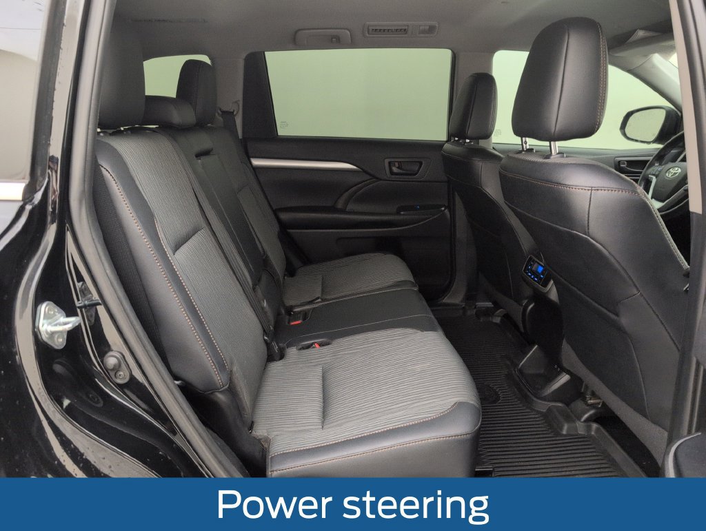Used 2019 Toyota Highlander Plus FWD image 16
