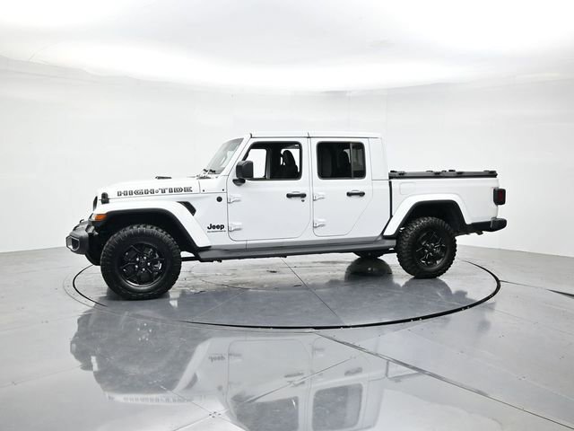 Used 2025 Jeep Gladiator Sport AWD/4WD image 6