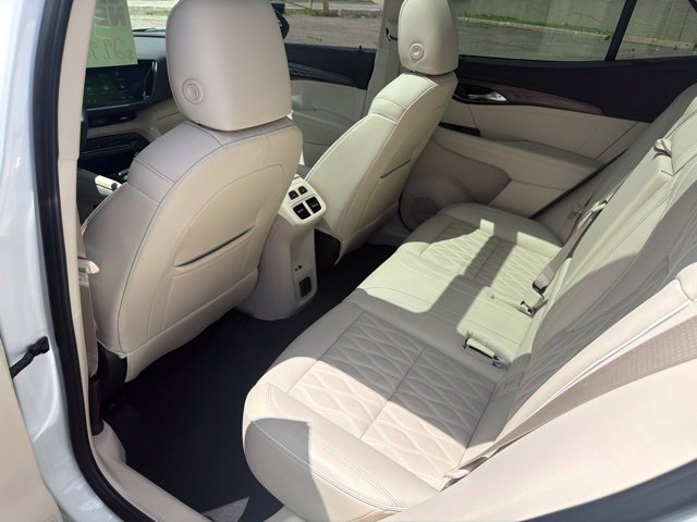 Used 2023 Buick Envision Avenir AWD/4WD image 16