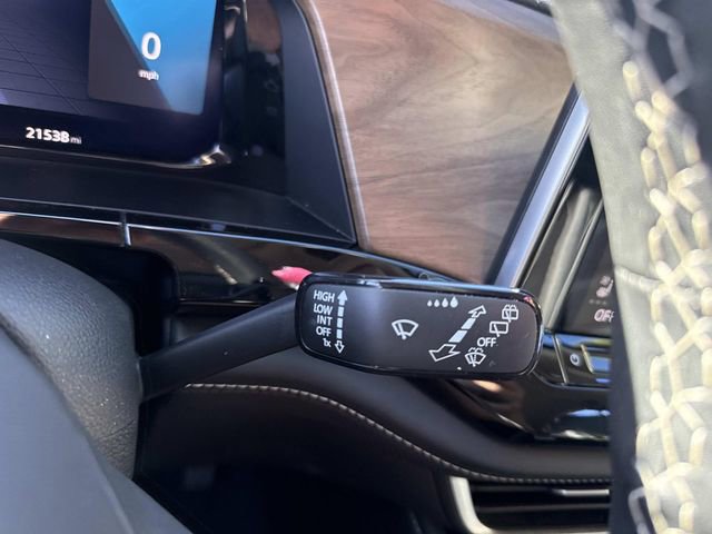 Used 2025 Volkswagen Atlas SE image 49