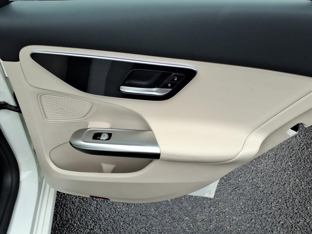 Used 2022 Mercedes-Benz C 300 4MATIC Sedan image 11