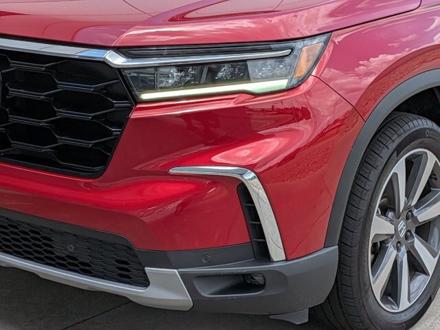 Used 2025 Honda Pilot Touring image 10