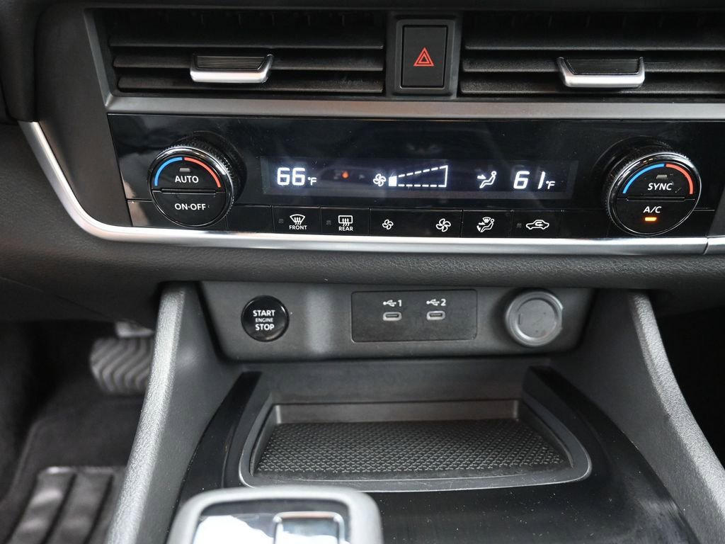 Used 2025 Nissan Rogue SV AWD/4WD image 27