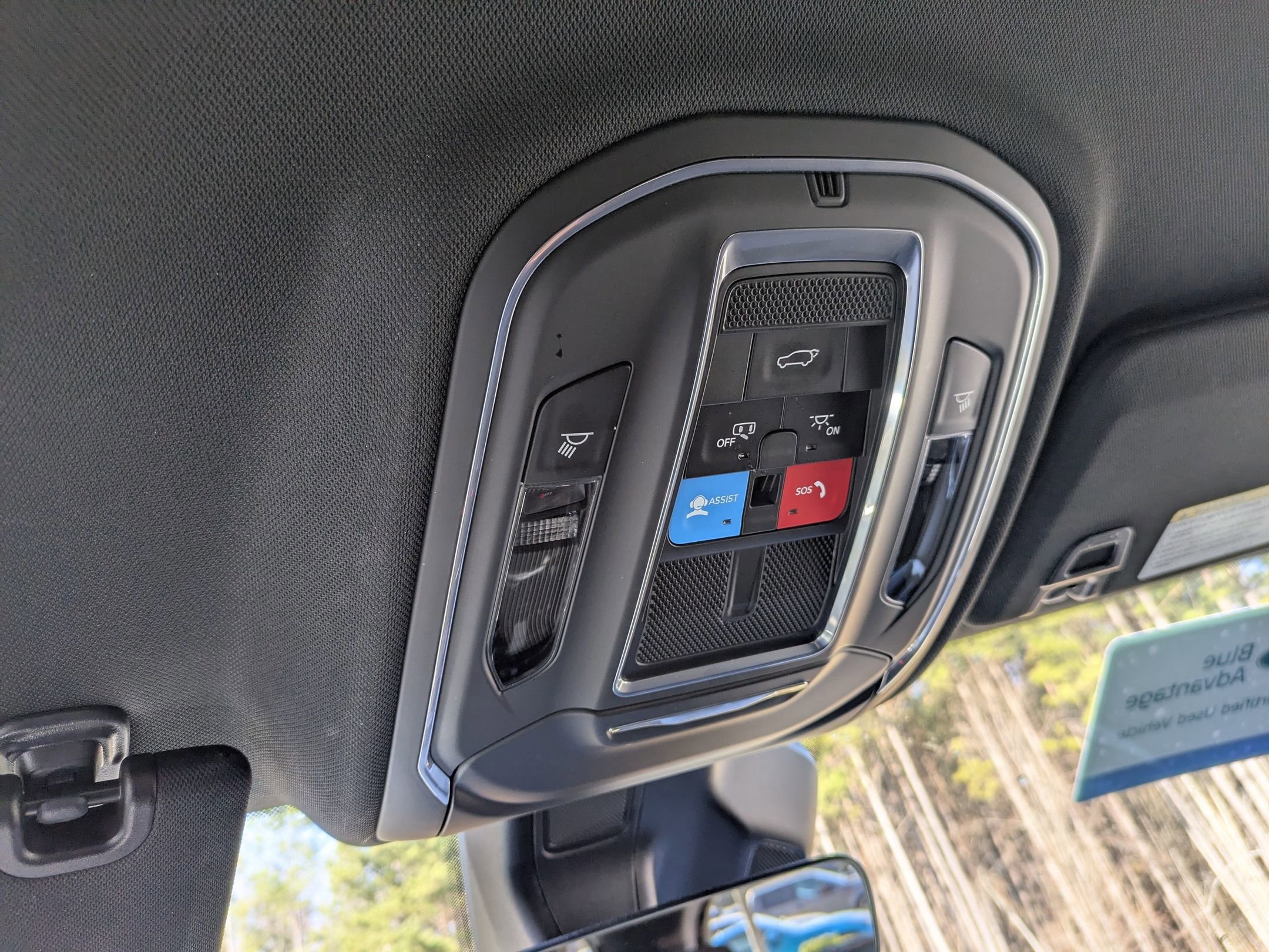 Used 2025 Jeep Grand Cherokee Laredo w/ Luxury Tech Group I image 22