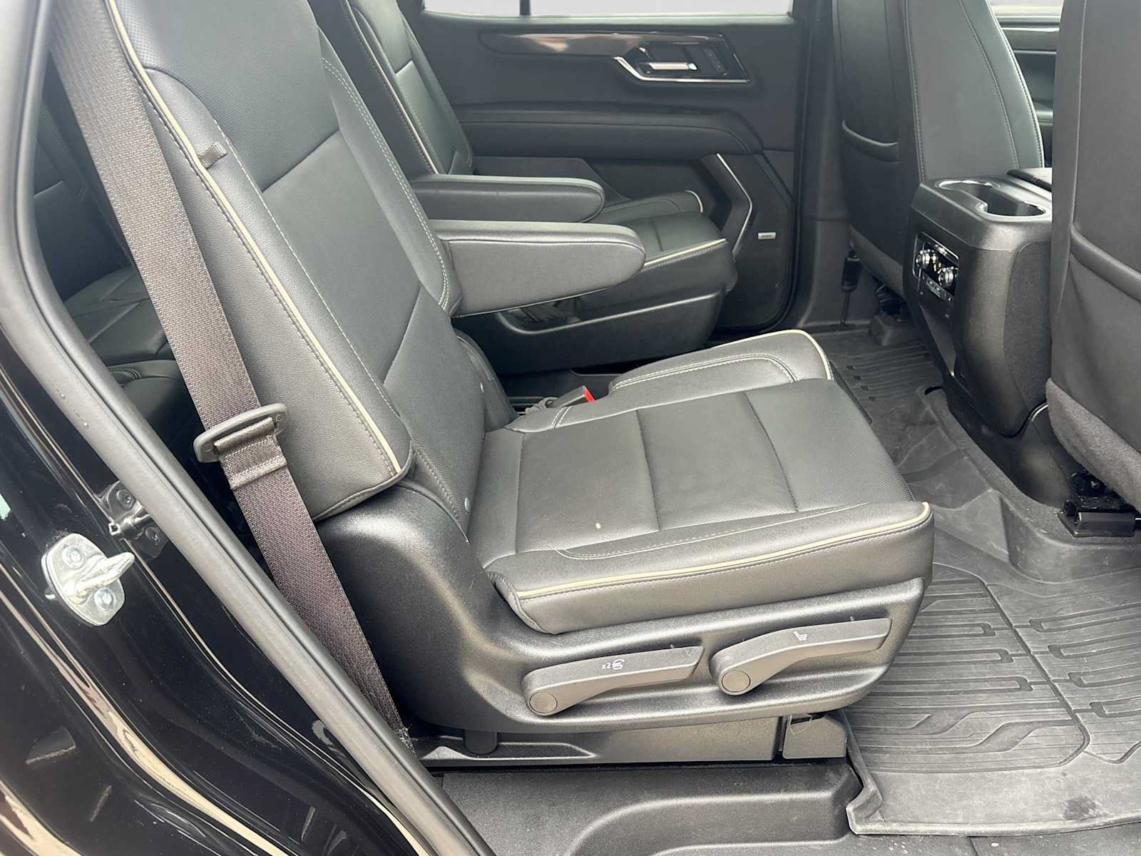 Used 2025 GMC Yukon Elevation w/ LPO, Floor Liner Package AWD/4WD image 19