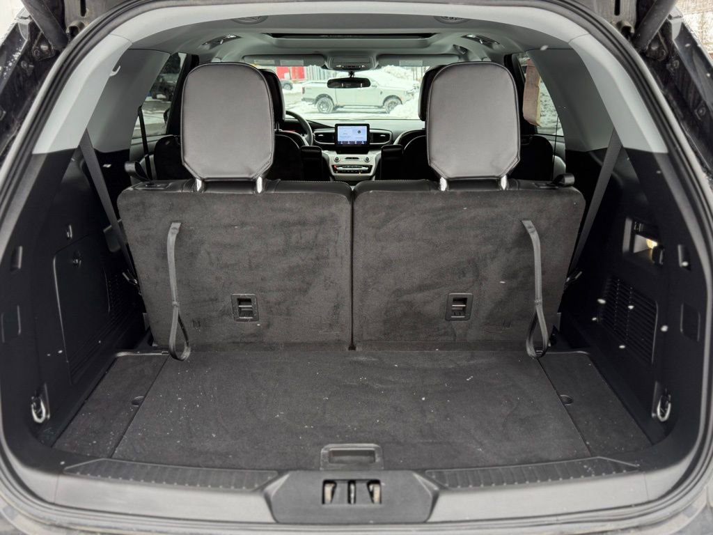 Certified 2023 Ford Explorer XLT w/ Equipment Group 202A image 5