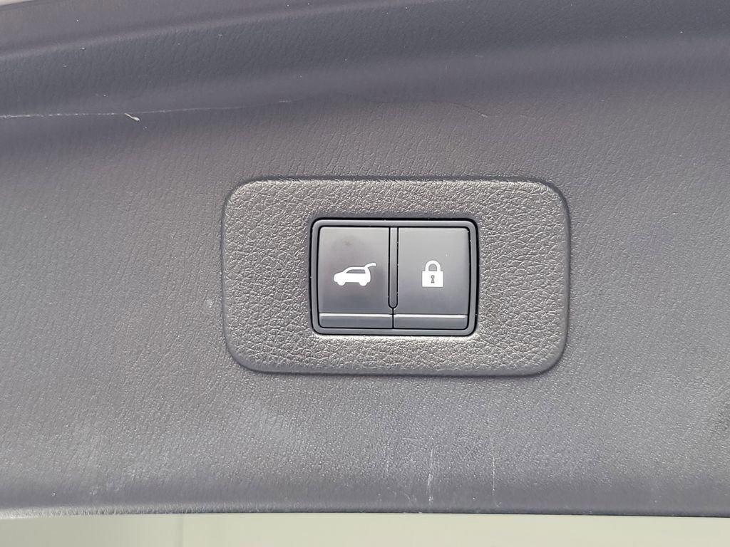 Used 2022 Nissan Armada SL w/ Captain's Chairs Package image 13