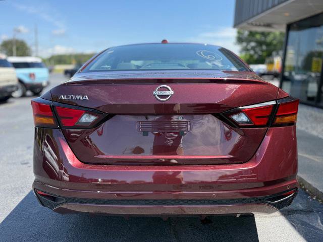 Used 2025 Nissan Altima 2.5 SV FWD image 3