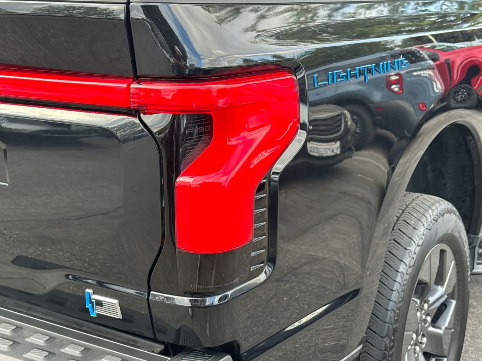 Certified 2022 Ford F150 Lightning Lariat AWD/4WD image 10