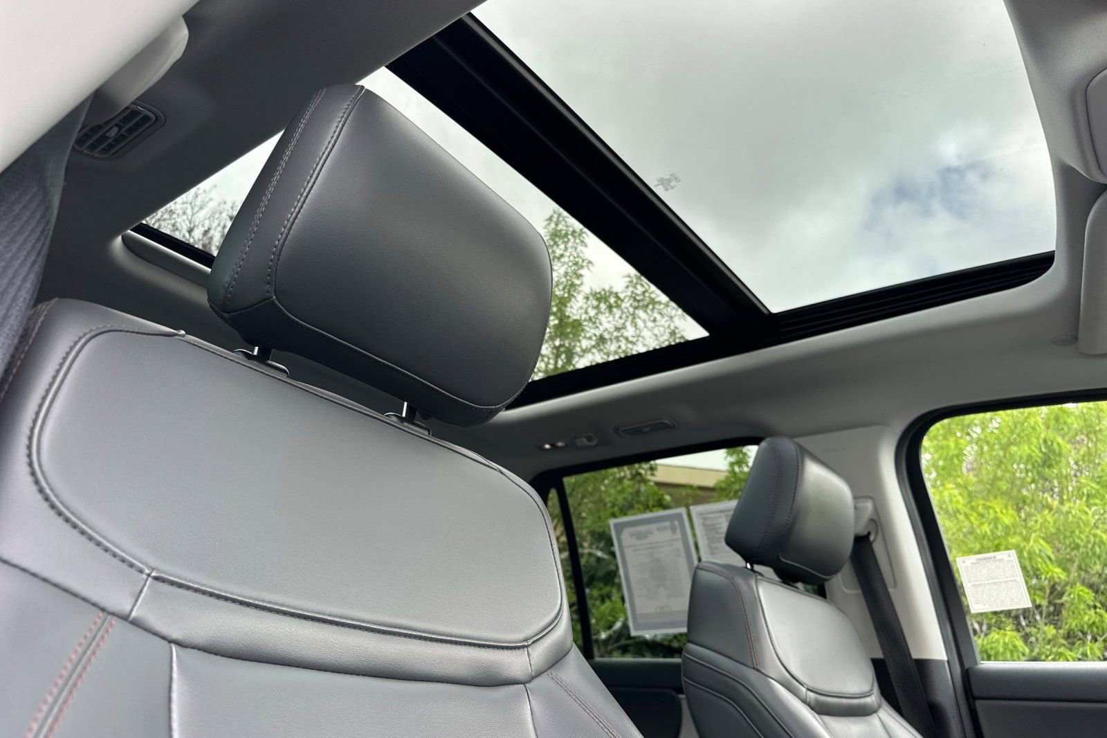 Certified 2025 Ford Expedition Active image 16